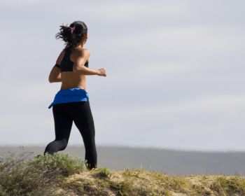 El ejercicio físico de alta intensidad quema más grasas que correr, pero debe acompañarse de control y dieta adecuada