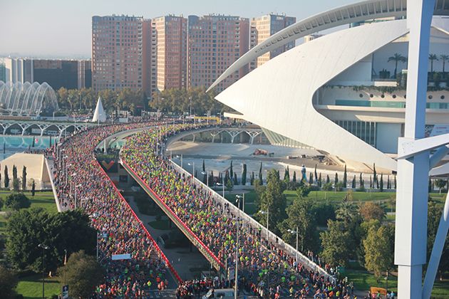 Valencia sale a animar en el Maratón más rápido y espectacular de la historia de España