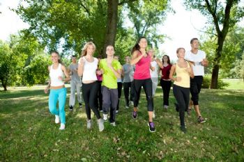 Correr en grupo y conversar puede ser muy positivo