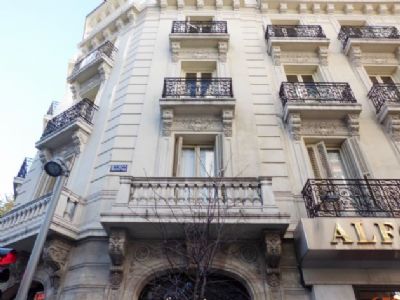 Calle Recoletos de Madrid, en el kilómetro 2 de la Carrera de la Ciencia