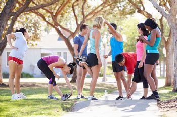 Entrenar a un grupo puede ser una buena opción para trabajar en el running.